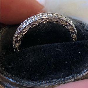 Vintage and detailed 18KT White Gold Bead Set Band